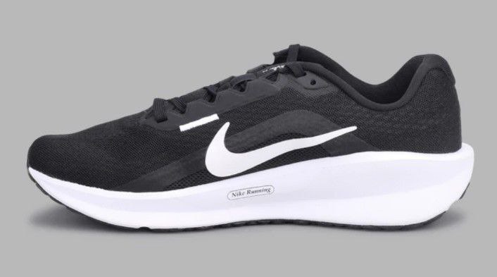 Soft padded insole of Nike Downshifter 13 for added comfort